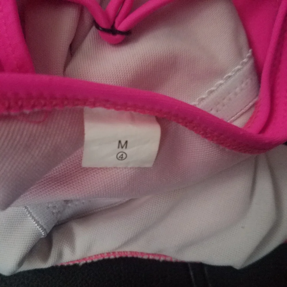 Women 1-piece bathing suit size Medium